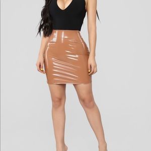Fashion nova leather skirt